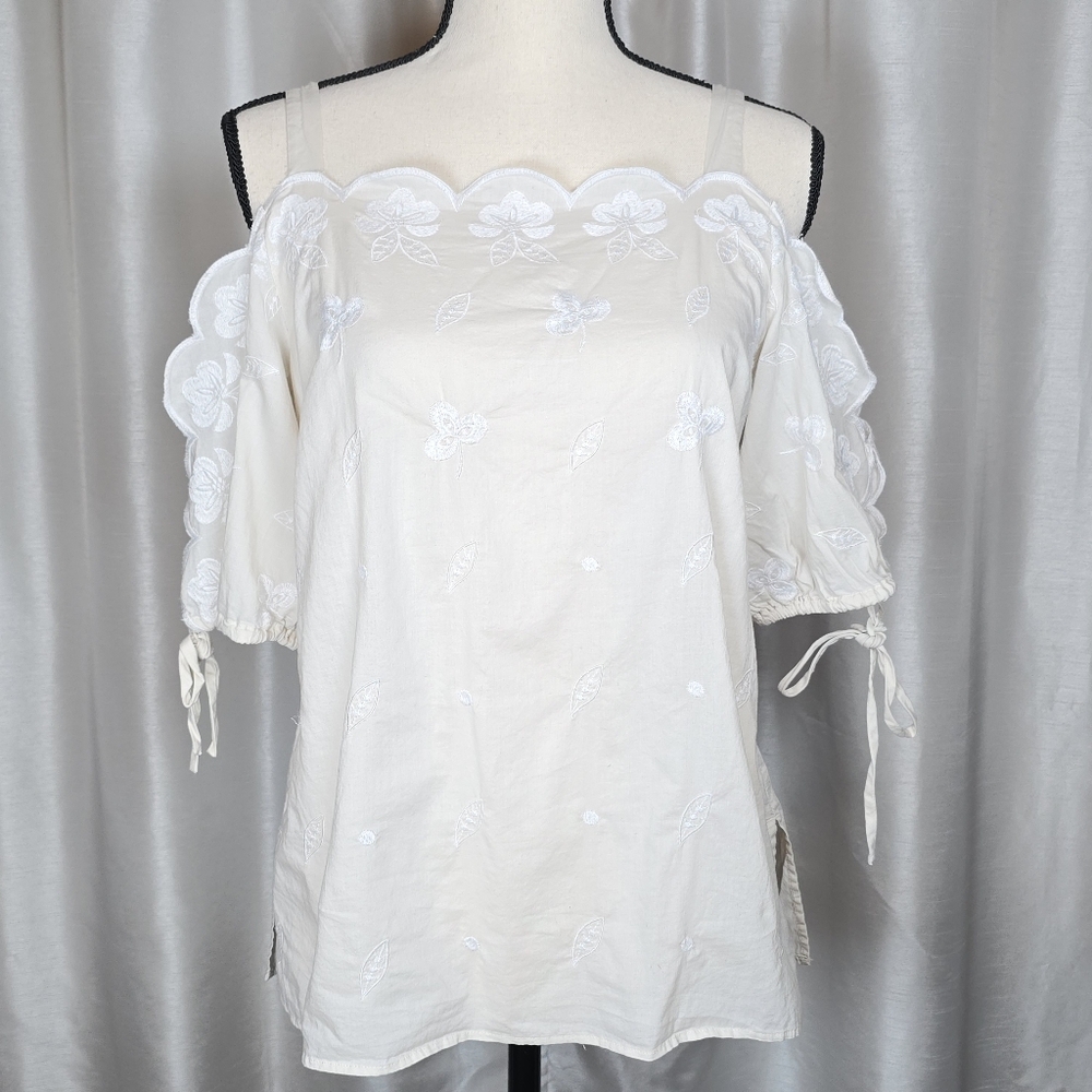 Ann Taylor Women's Cold Shoulder Scalloped Floral Embroidered Top Coquette XS